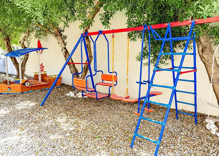 Azure Bliss Apart Otel 4*