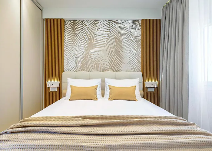 Apartahotel Azure Bliss 4*