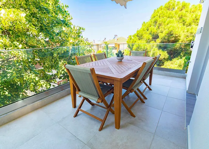 Apartahotel Azure Bliss 4*