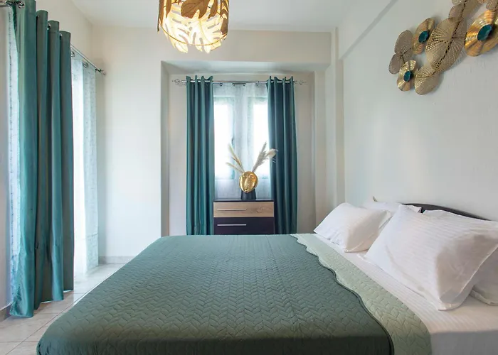 Azure Bliss Apartahotel 4*