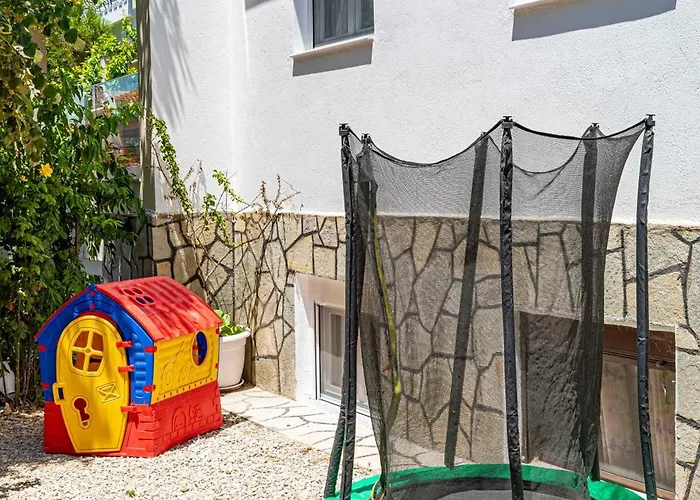 Azure Bliss Apartahotel