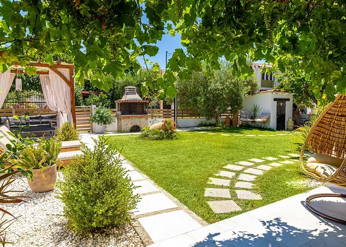 Azure Bliss Apartahotel 4*